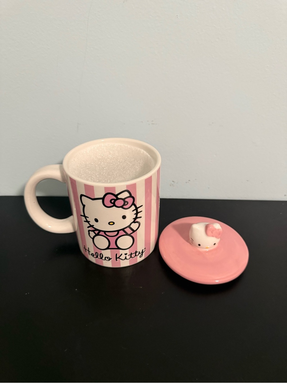 Hello Kitty Pink and White Striped Ceramic Mug with Lid! NWT - Picture 4 of 7